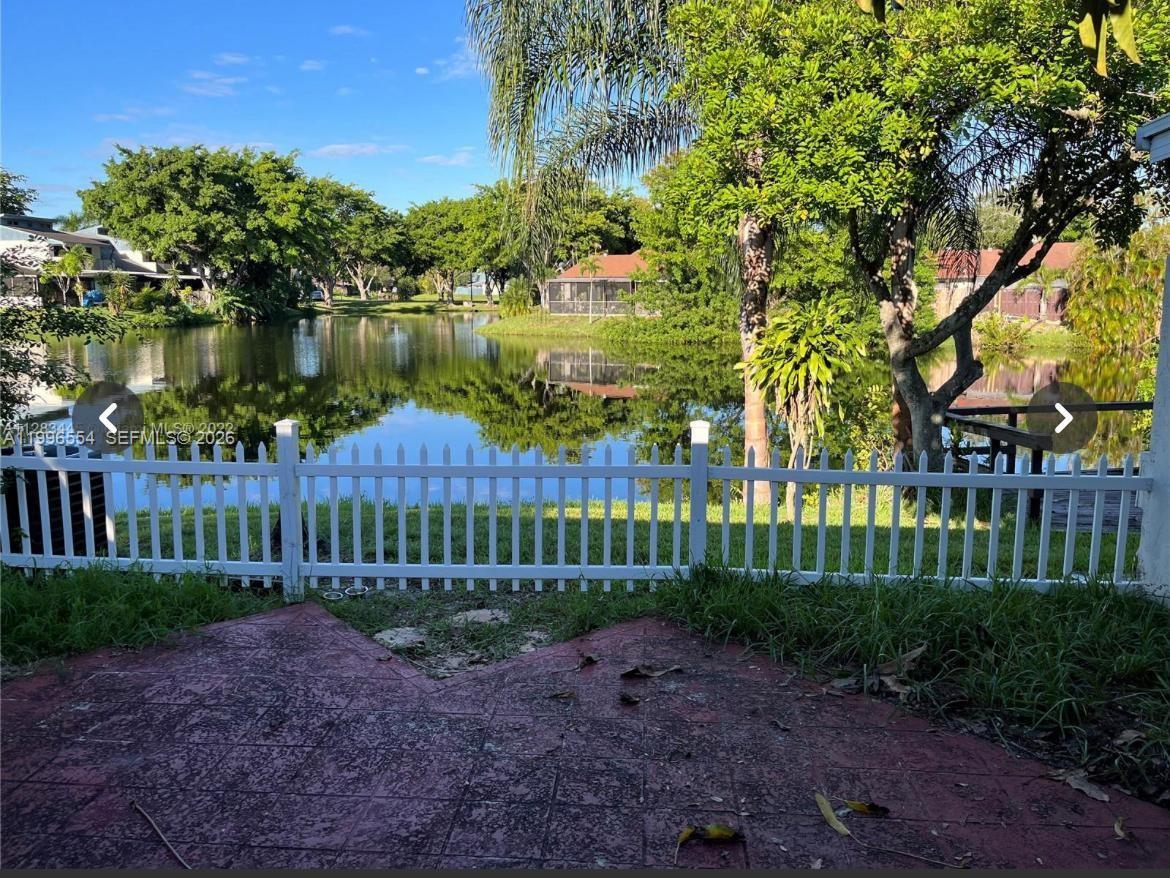 WOODSCAPE TOWNHOMES - Residential