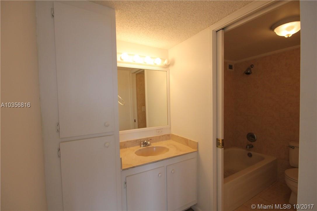 PLAZA OF AMERICAS CONDO P - Residential Lease