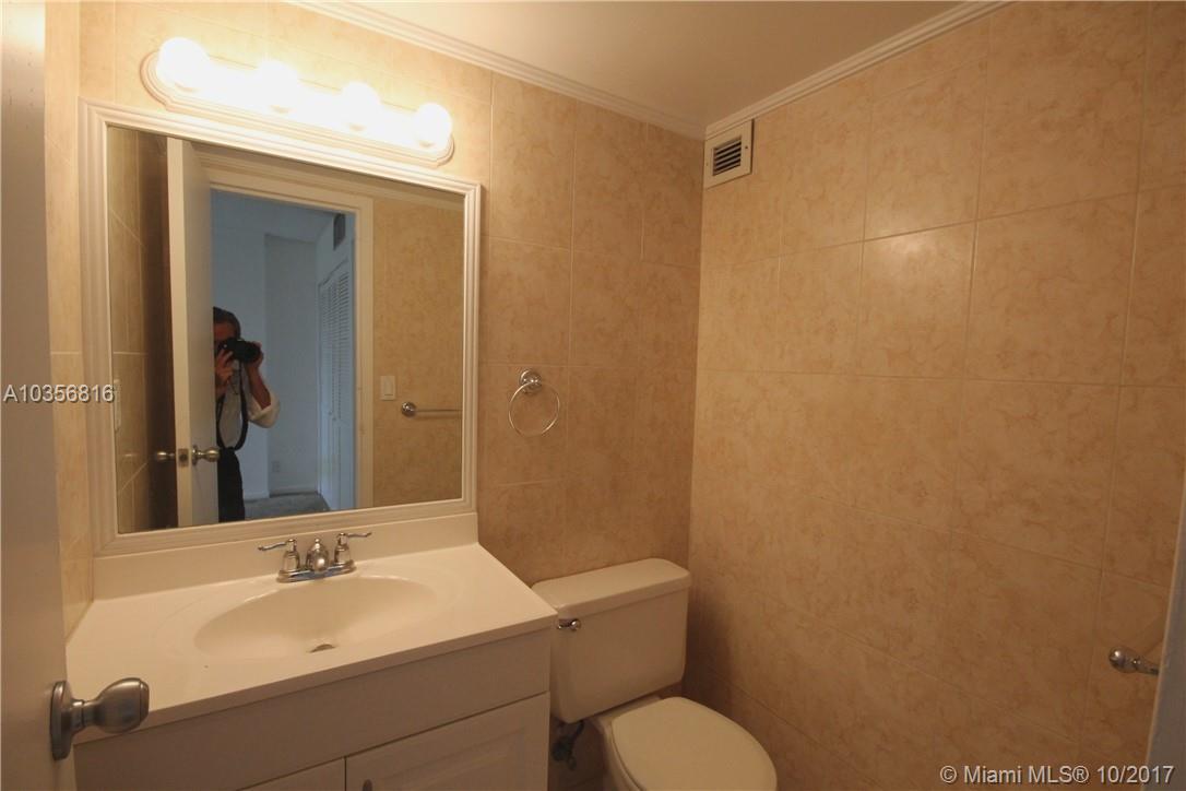 PLAZA OF AMERICAS CONDO P - Residential Lease