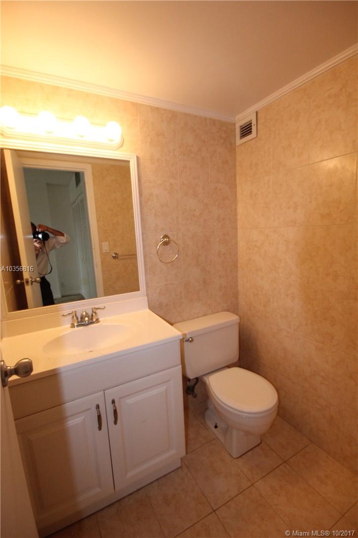 PLAZA OF AMERICAS CONDO P - Residential Lease