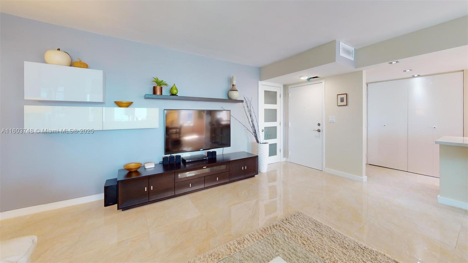 MALAGA TOWERS CONDO - Residential