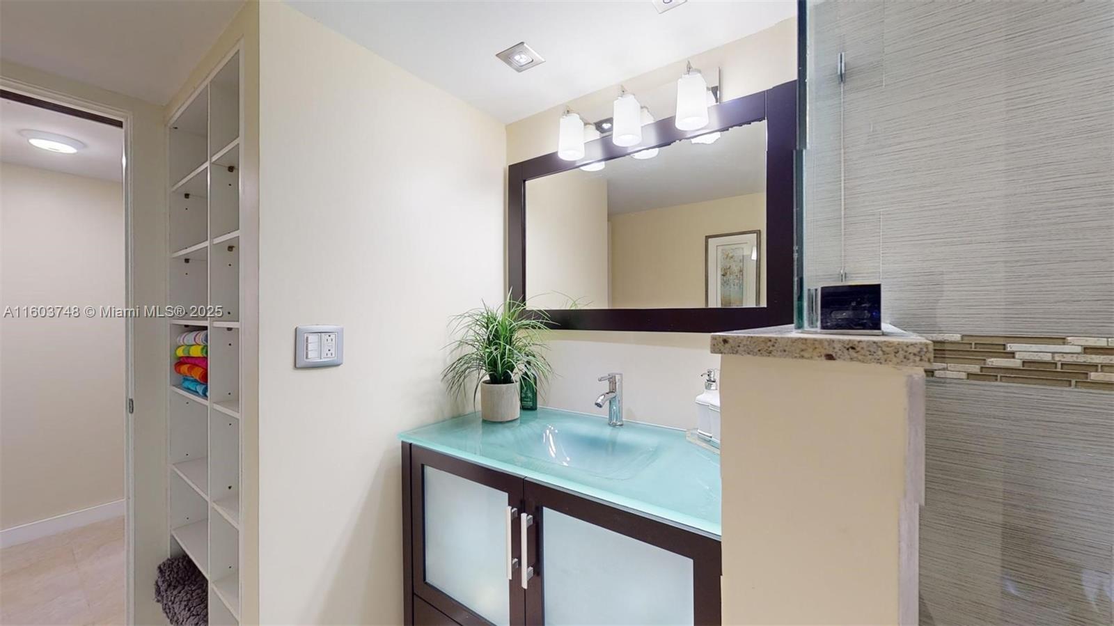 MALAGA TOWERS CONDO - Residential