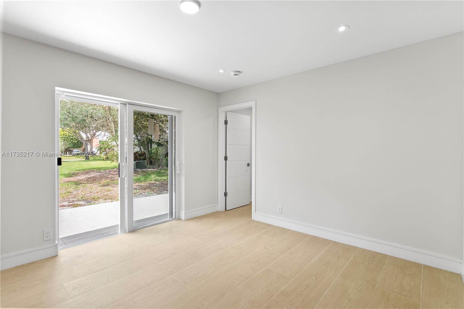 NO 100 PALM-AIRE COUNTRY - Residential