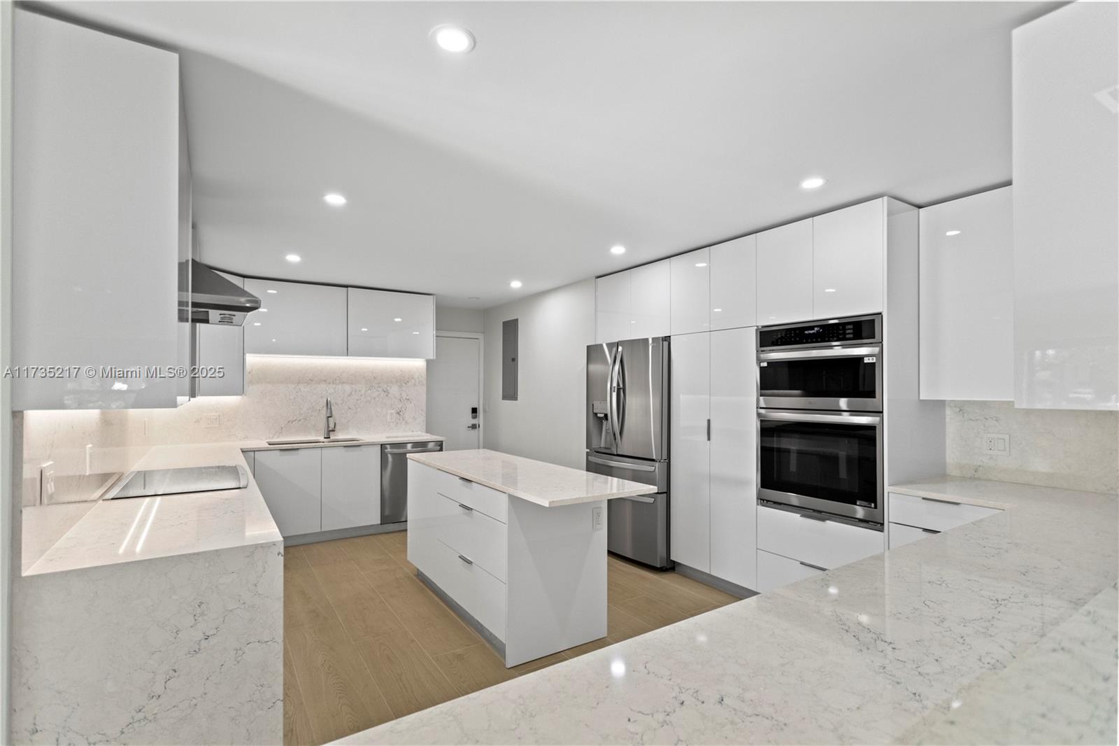 NO 100 PALM-AIRE COUNTRY - Residential