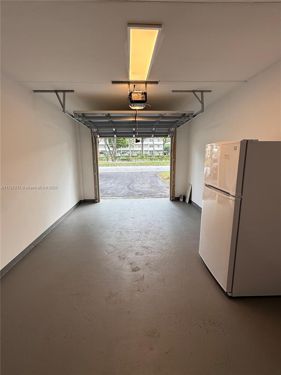 NO 100 PALM-AIRE COUNTRY - Residential