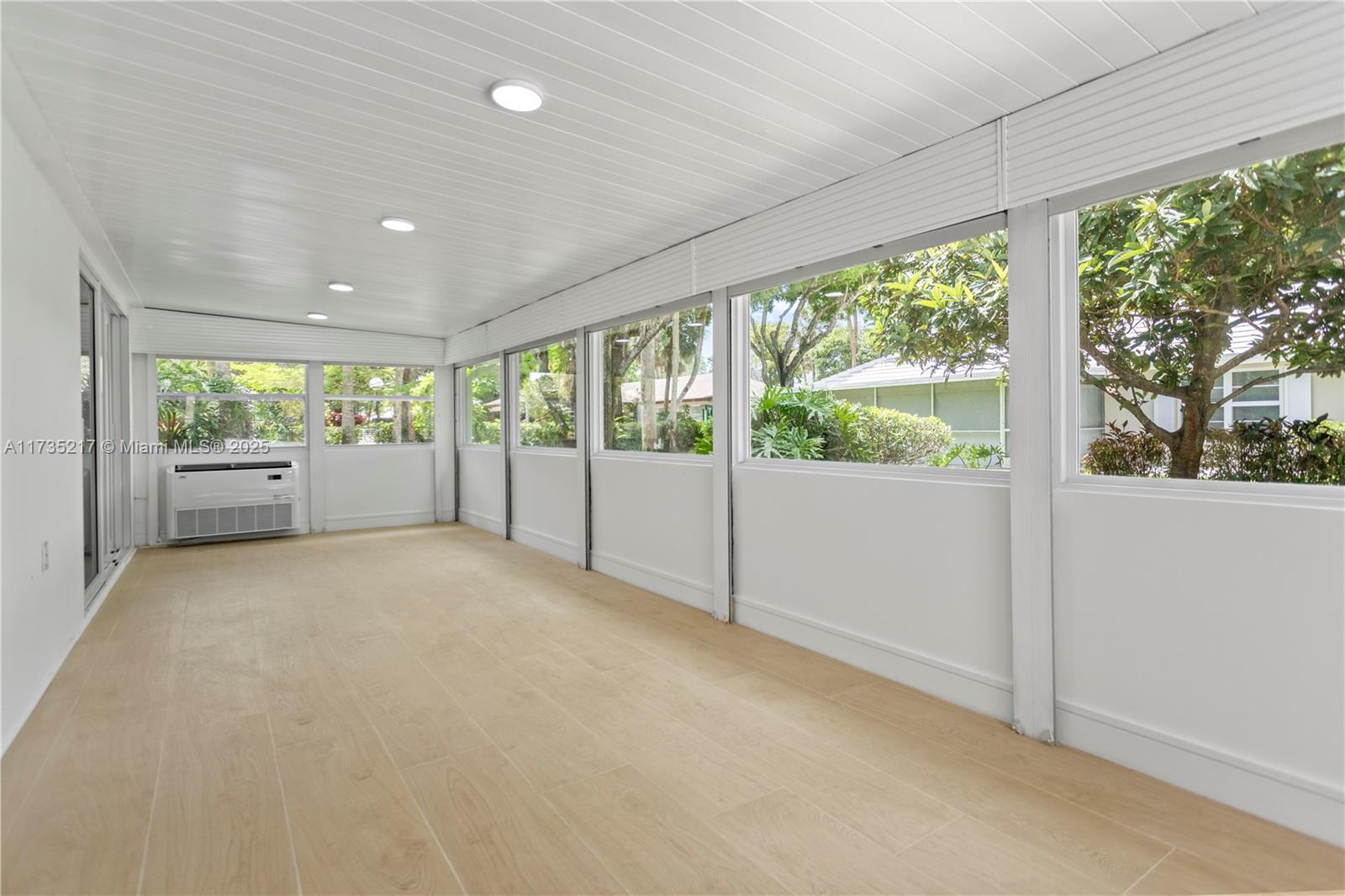 NO 100 PALM-AIRE COUNTRY - Residential