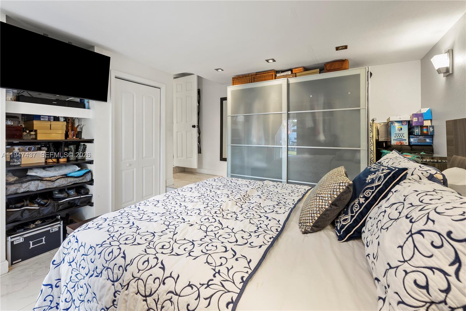 HALLANDALE BY THE SEA - Residential