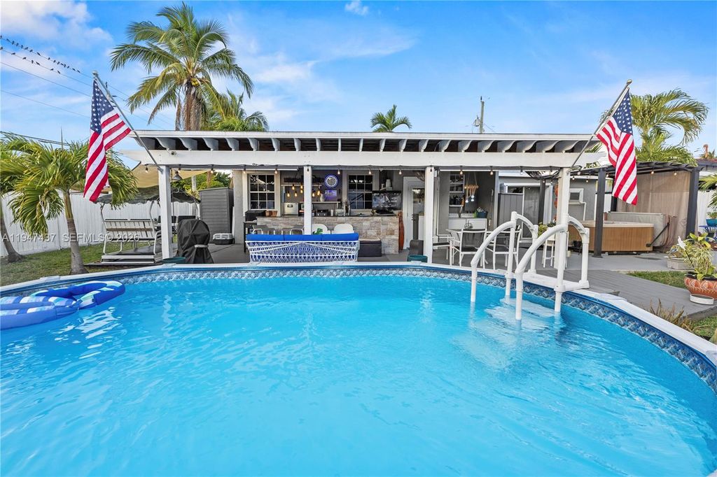 Photo of 117 SW 6th St, Hallandale Beach, FL 33009 (MLS # A11947437)