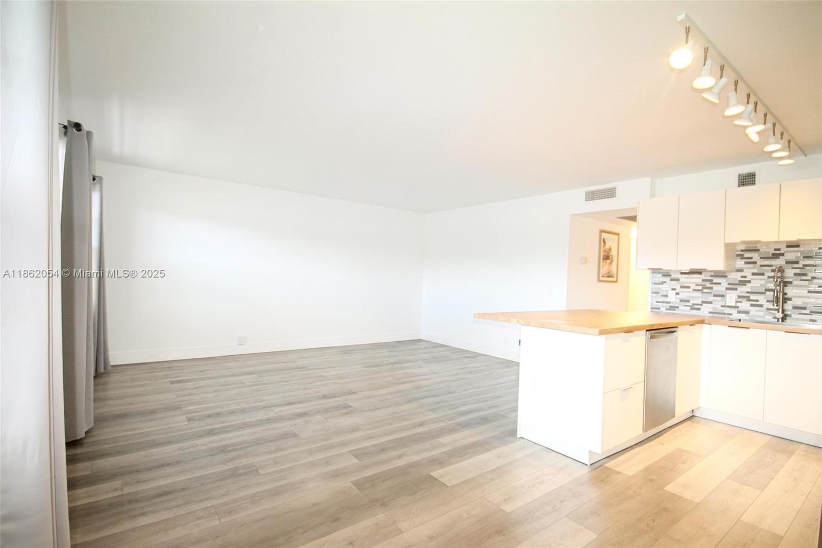 NEW HAMPTON AT CENTURY VI - Residential