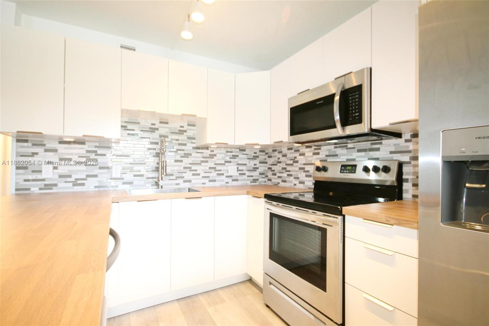 NEW HAMPTON AT CENTURY VI - Residential