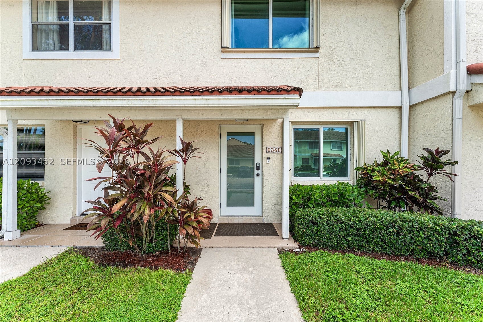 6386 Boca Cir