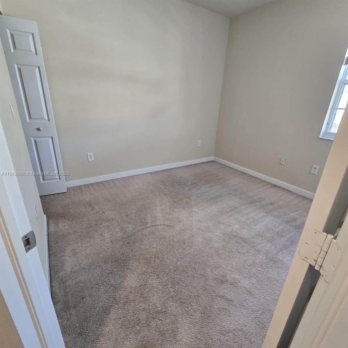 LAKES BY THE BAY EVE REPL - Residential Lease