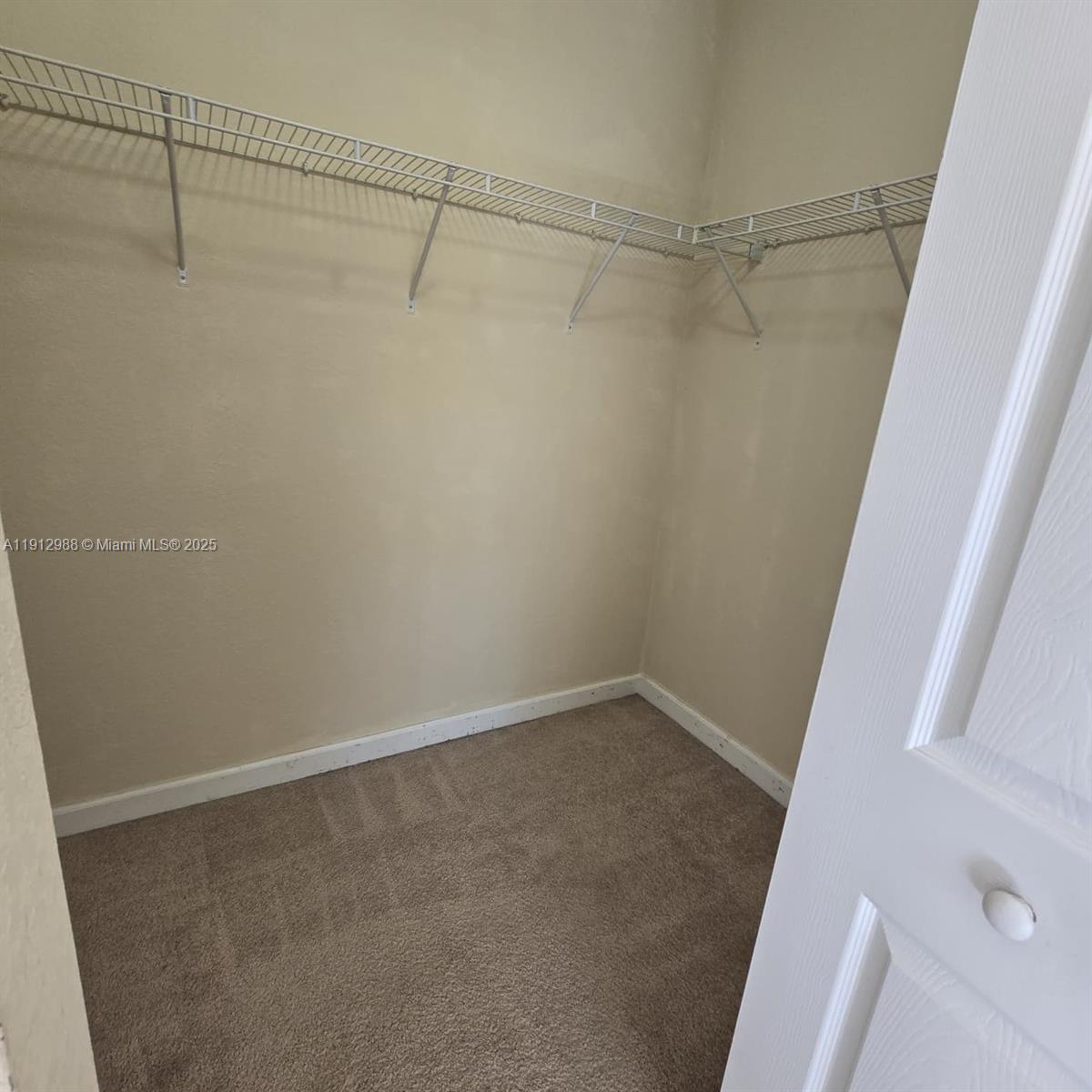 LAKES BY THE BAY EVE REPL - Residential Lease