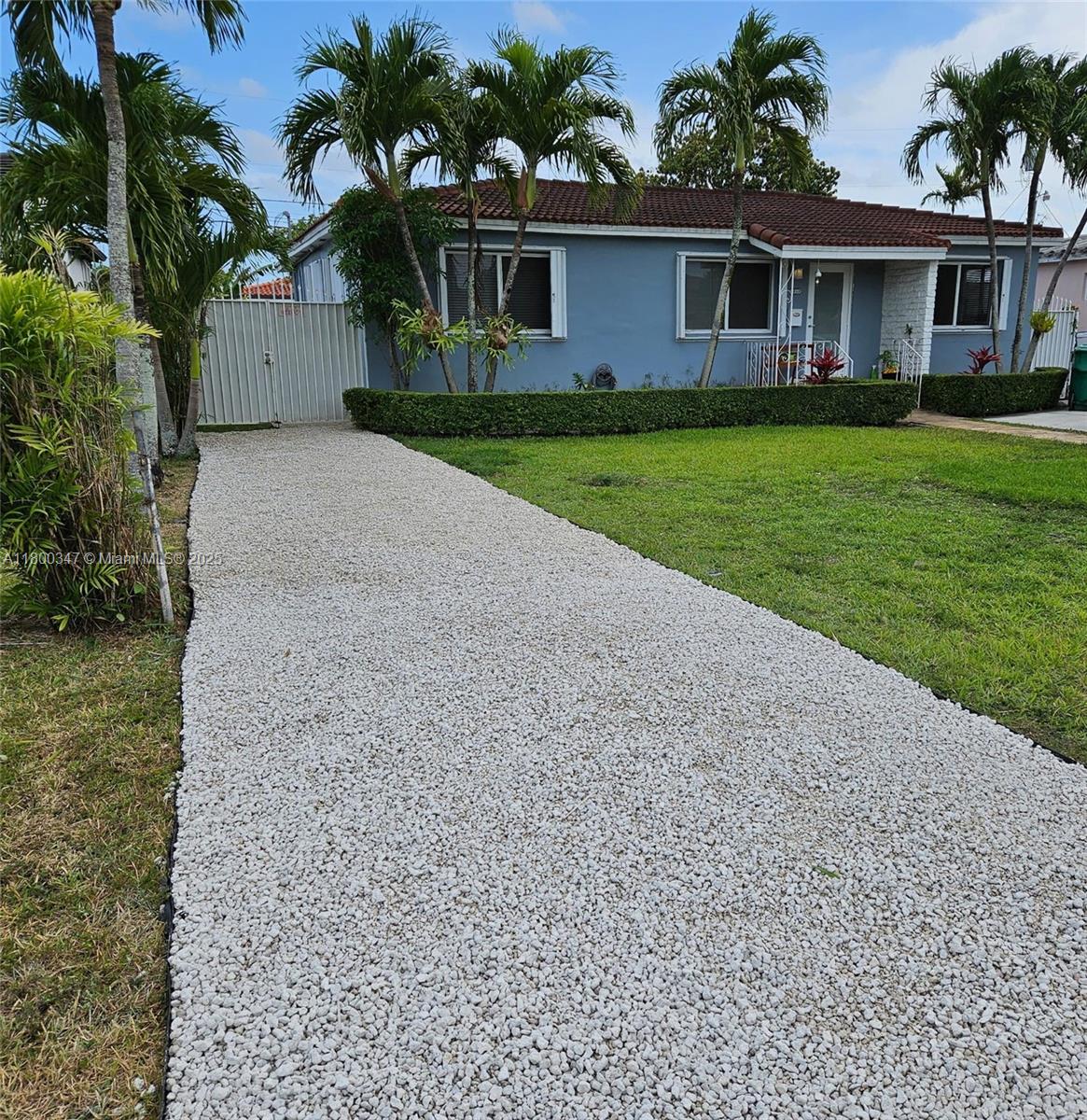 Rental Property at 6860 Sw 27th St 1, Miami, Broward County, Florida - Bedrooms: 1 
Bathrooms: 1  - $2,000 MO.
