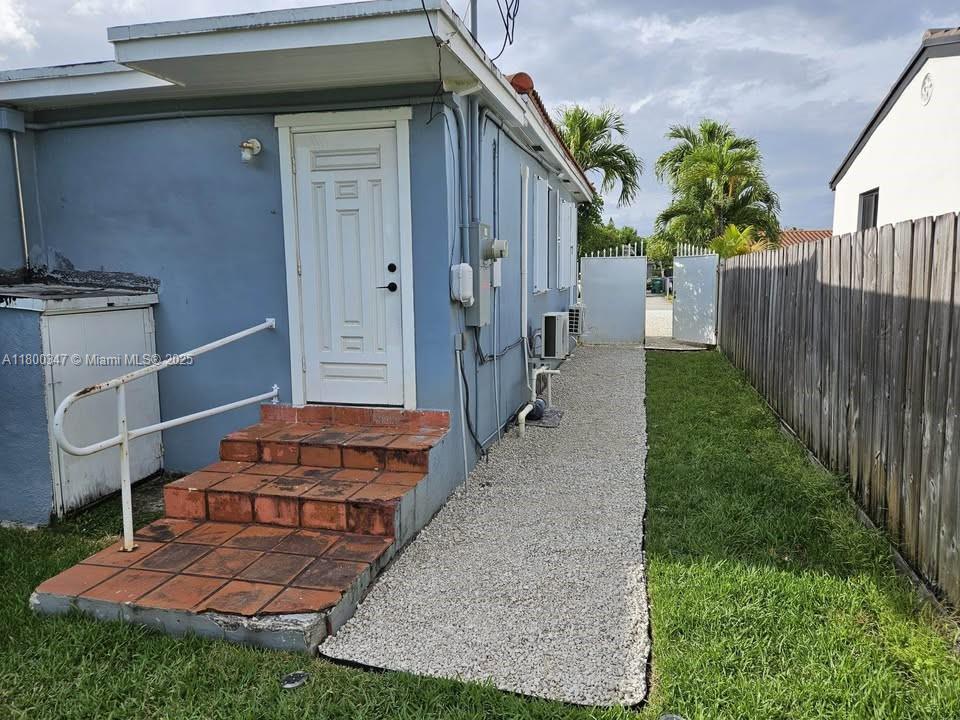 6860 SW 27th St 1