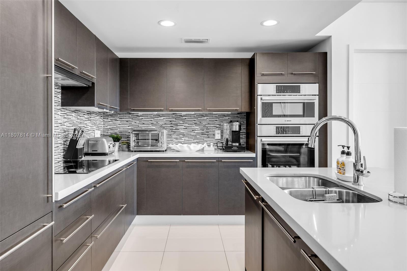 GRAND BAY COMMONS SOUTH - Residential