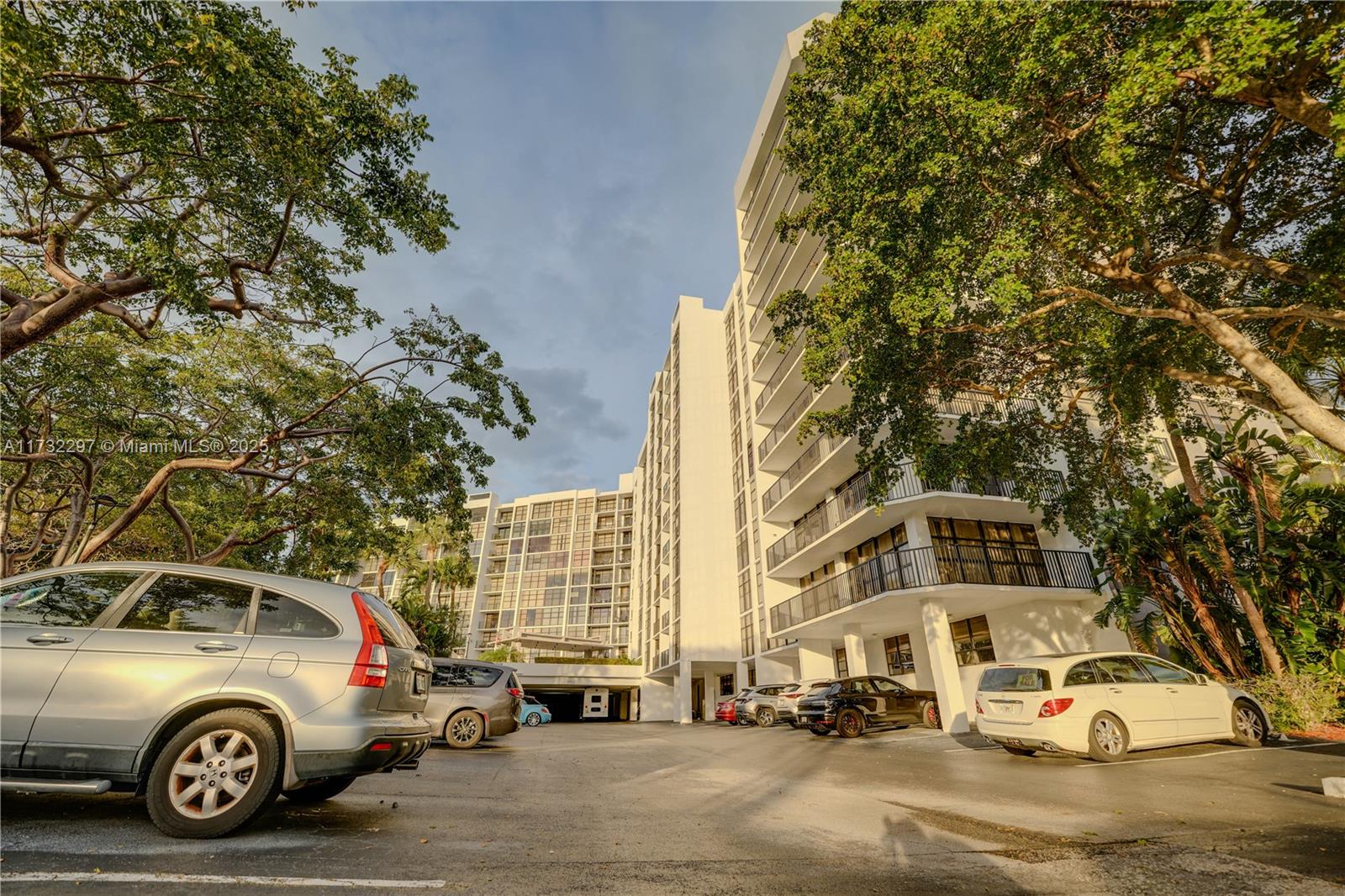 TOWERS OF OCEANVIEW SOUTH - Residential