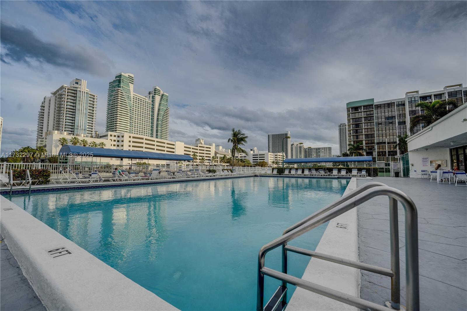 TOWERS OF OCEANVIEW SOUTH - Residential