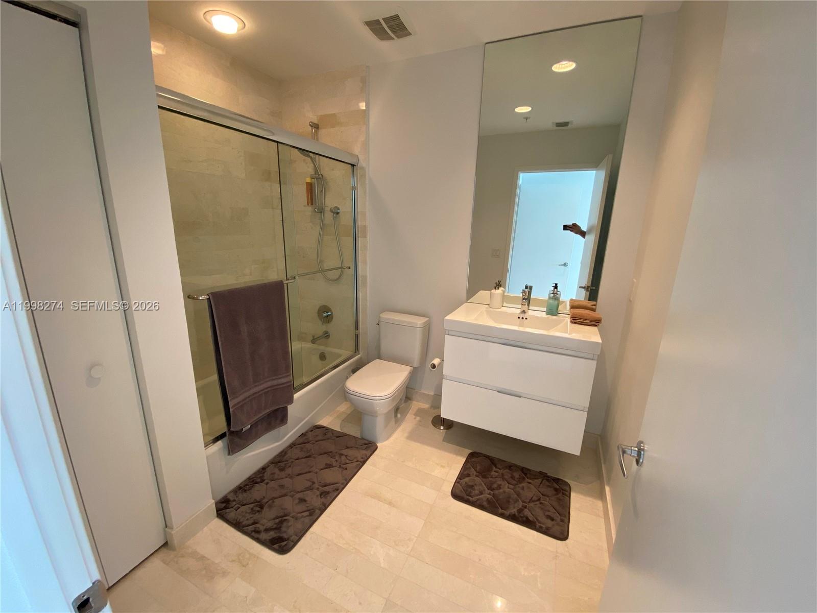 MARINA PALMS RESIDENCES N - Residential Lease