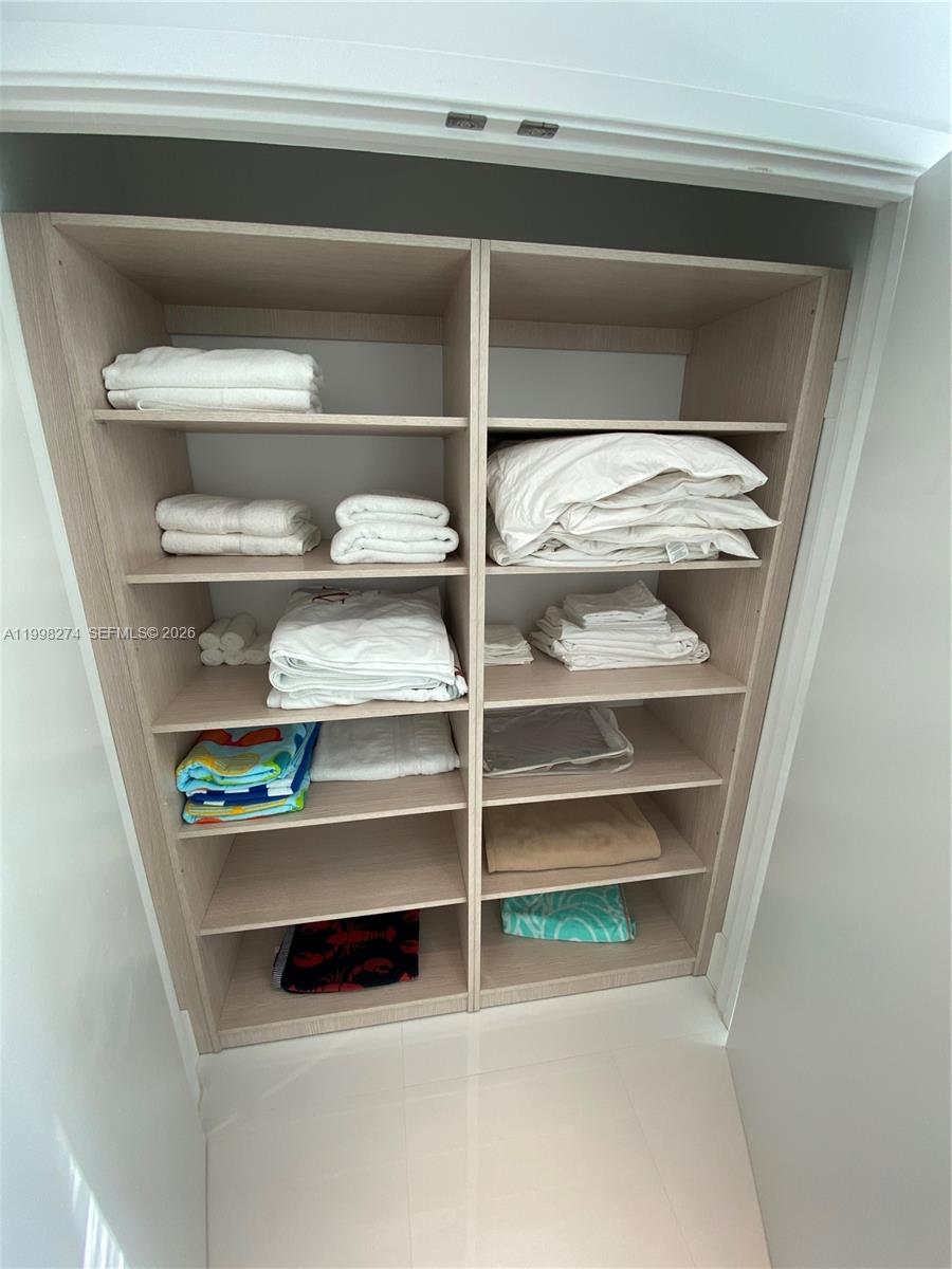 MARINA PALMS RESIDENCES N - Residential Lease