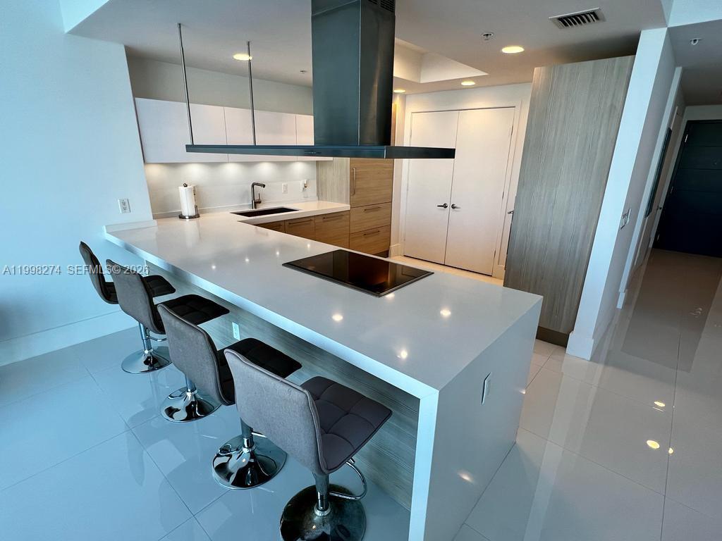 MARINA PALMS RESIDENCES N - Residential Lease