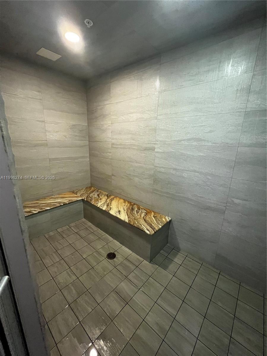 MARINA PALMS RESIDENCES N - Residential Lease