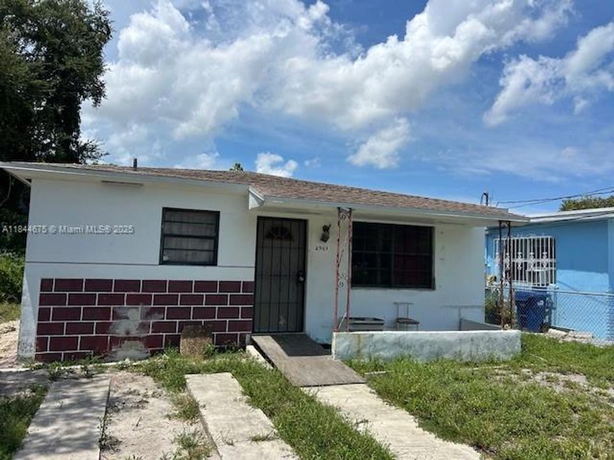This Home consist of 3 bedrooms 2 bathrooms ready for a new owner! Ideally located in a desirable community of Miami. This home has a living room, formal dining room, family room and breakfast area, and kitchen. Conveniently located short drive away from Miami South Beach and the Design District.