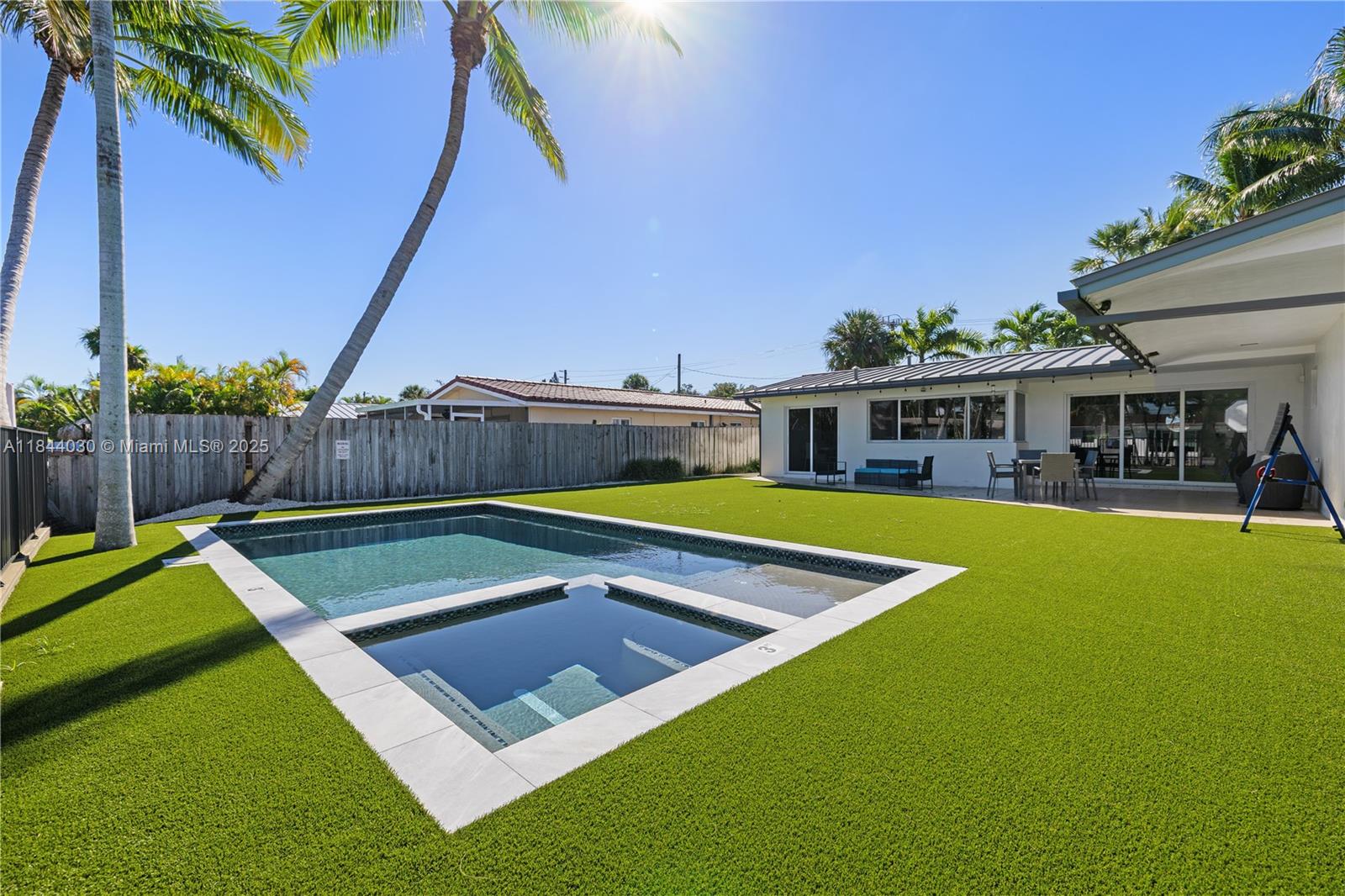 GILL ISLES - Residential