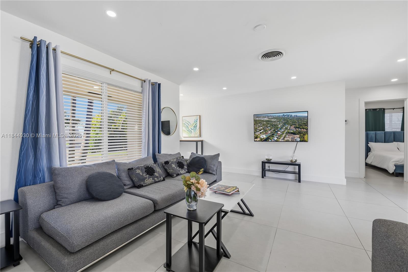 GILL ISLES - Residential