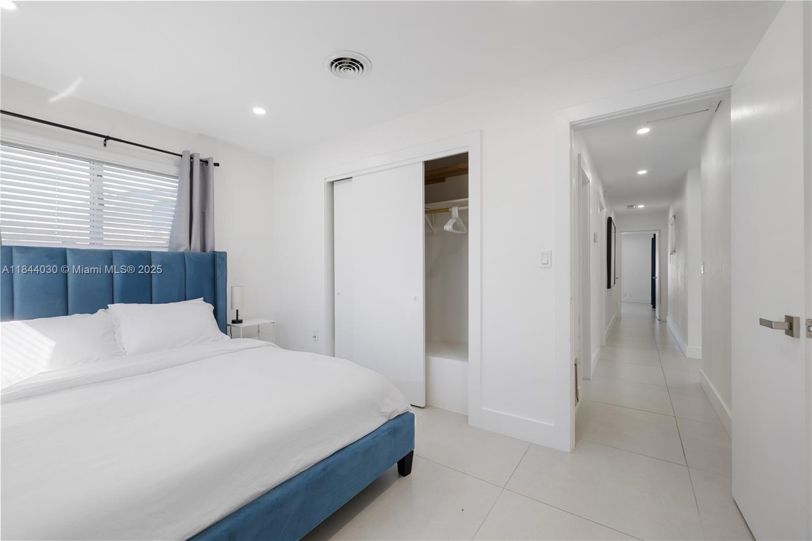 GILL ISLES - Residential