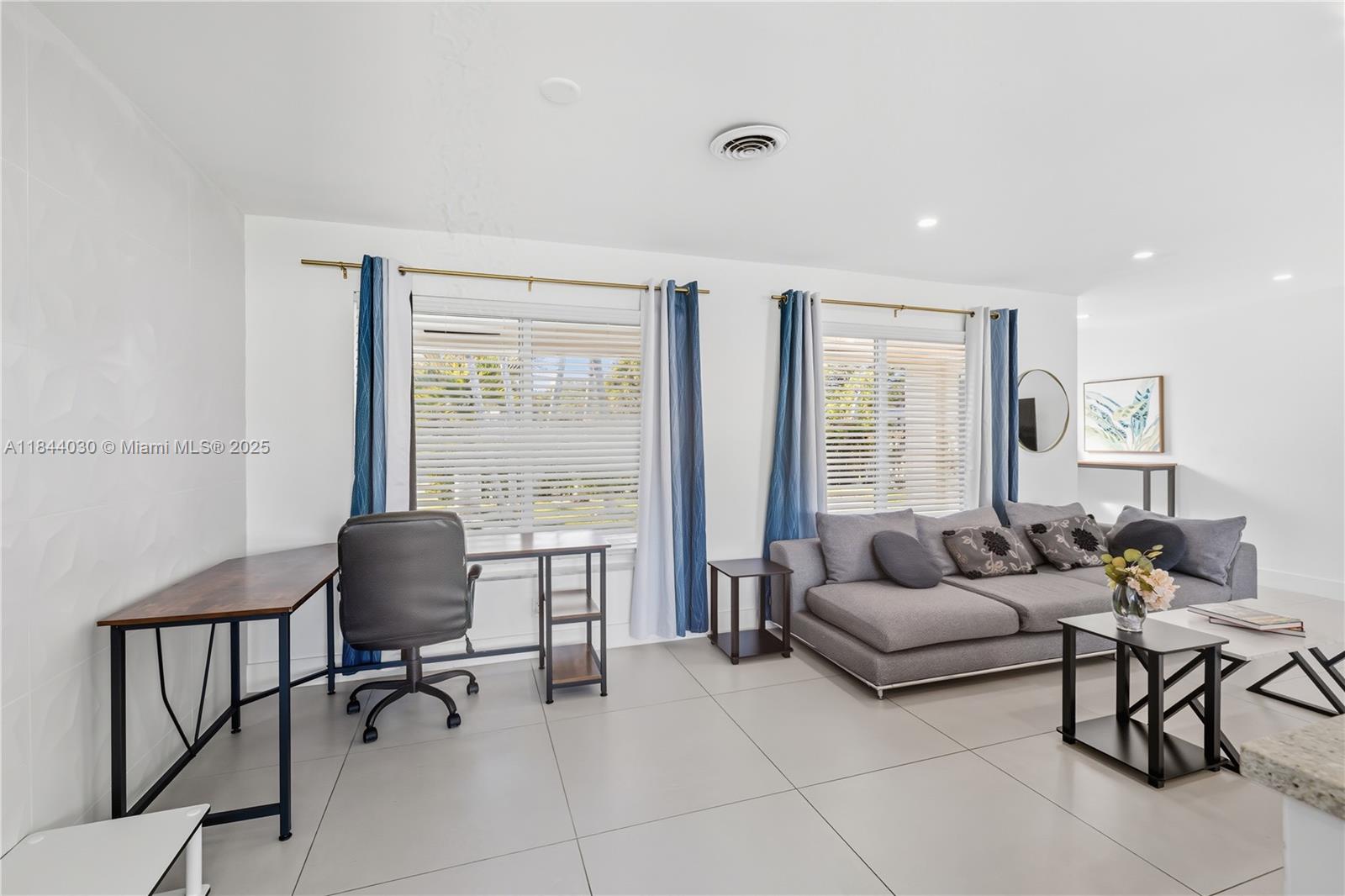 GILL ISLES - Residential