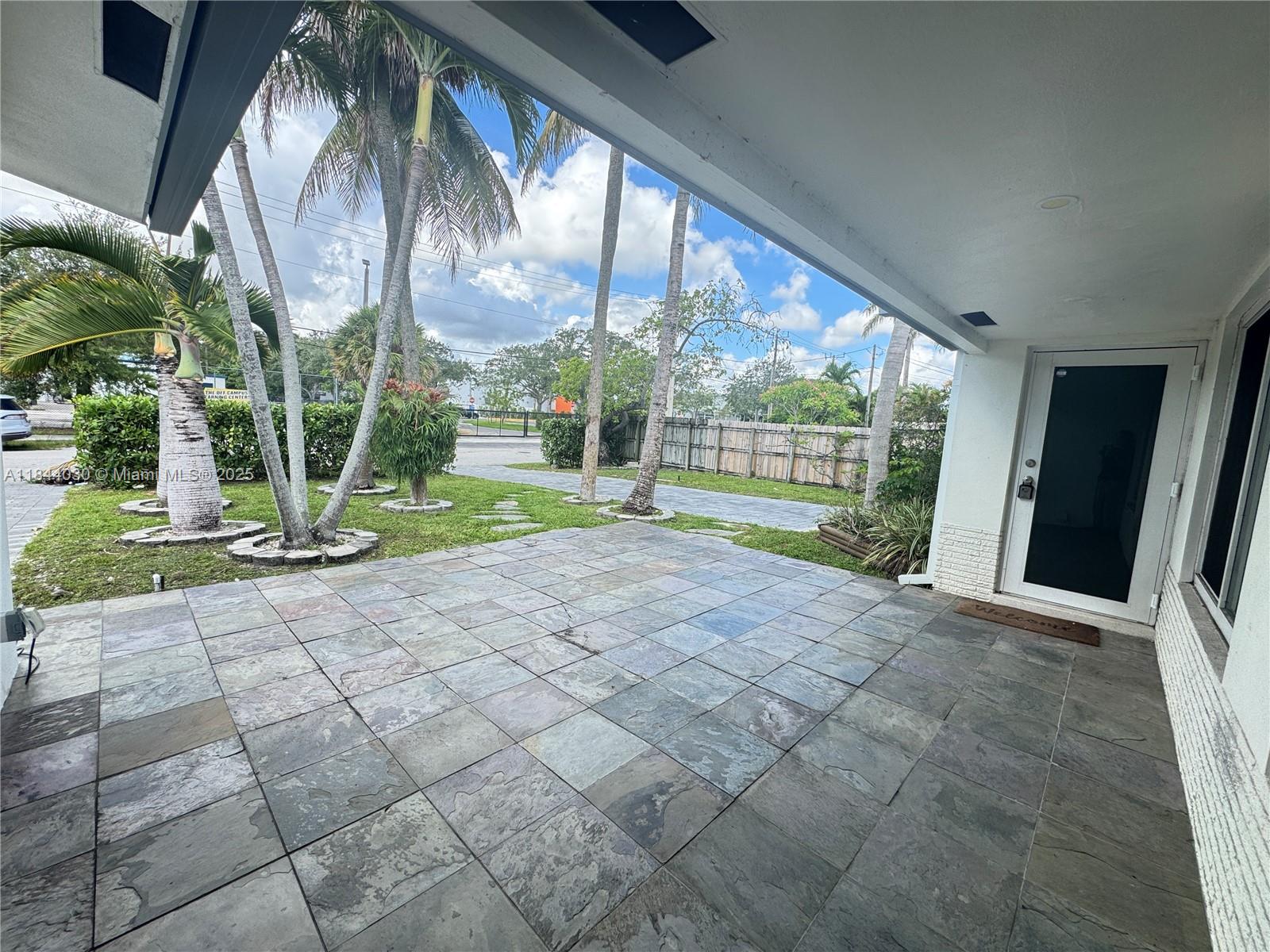 1709 SW 5th Pl
