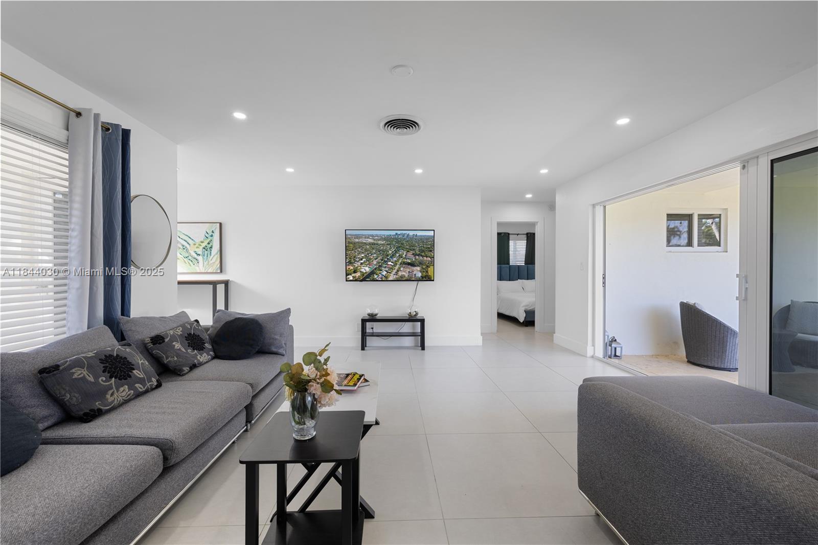 GILL ISLES - Residential