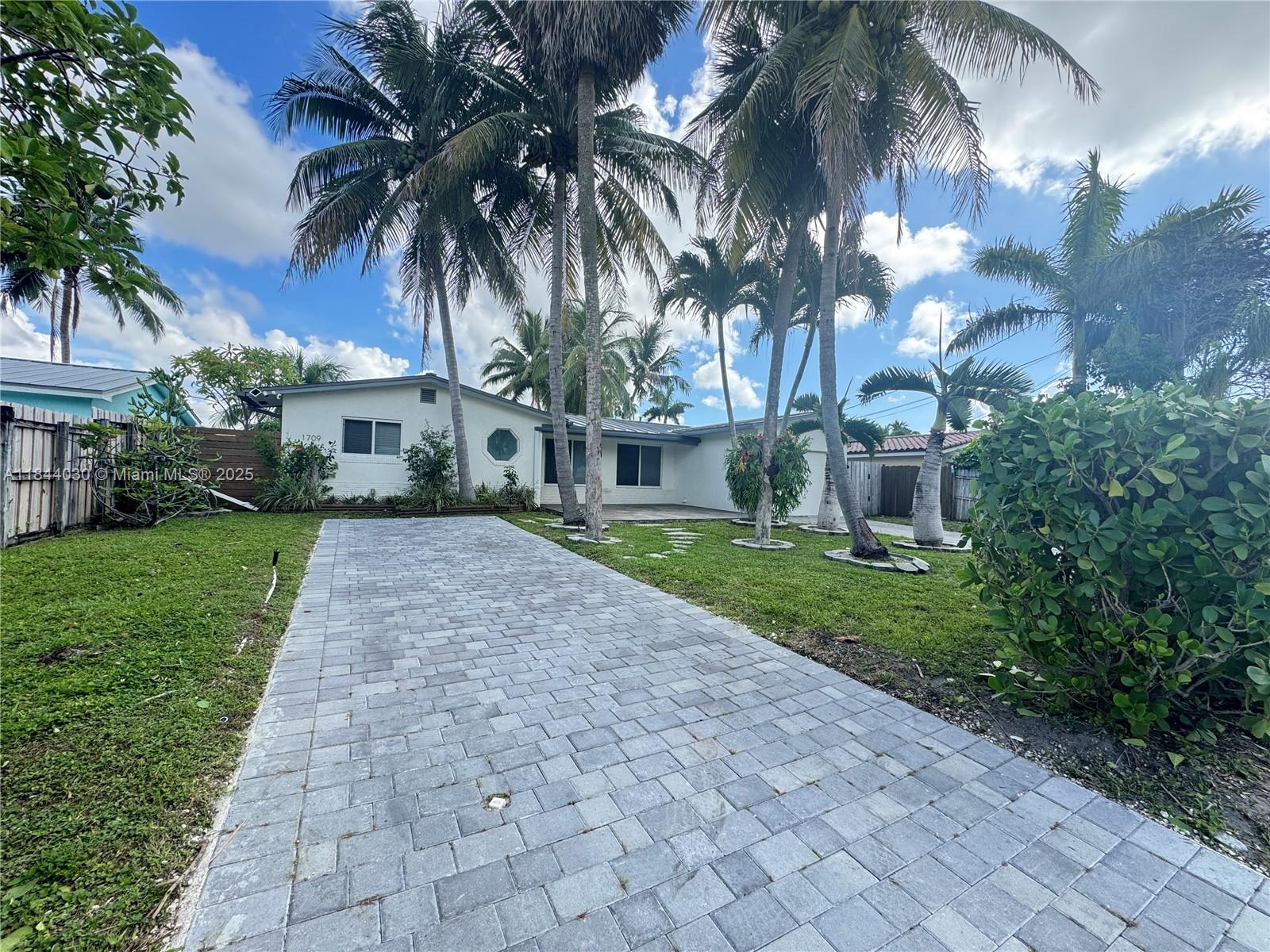 1709 SW 5th Pl