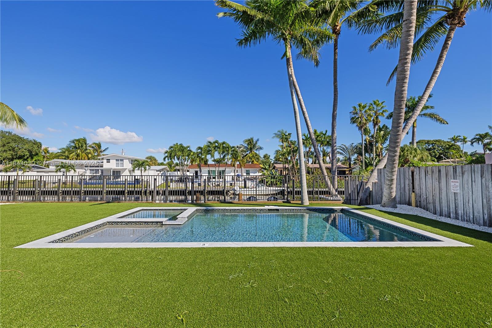 GILL ISLES - Residential