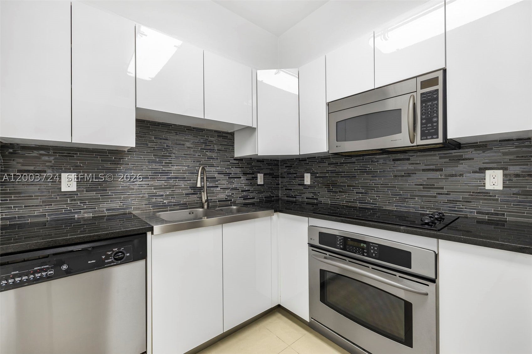 6365 Collins Ave 805