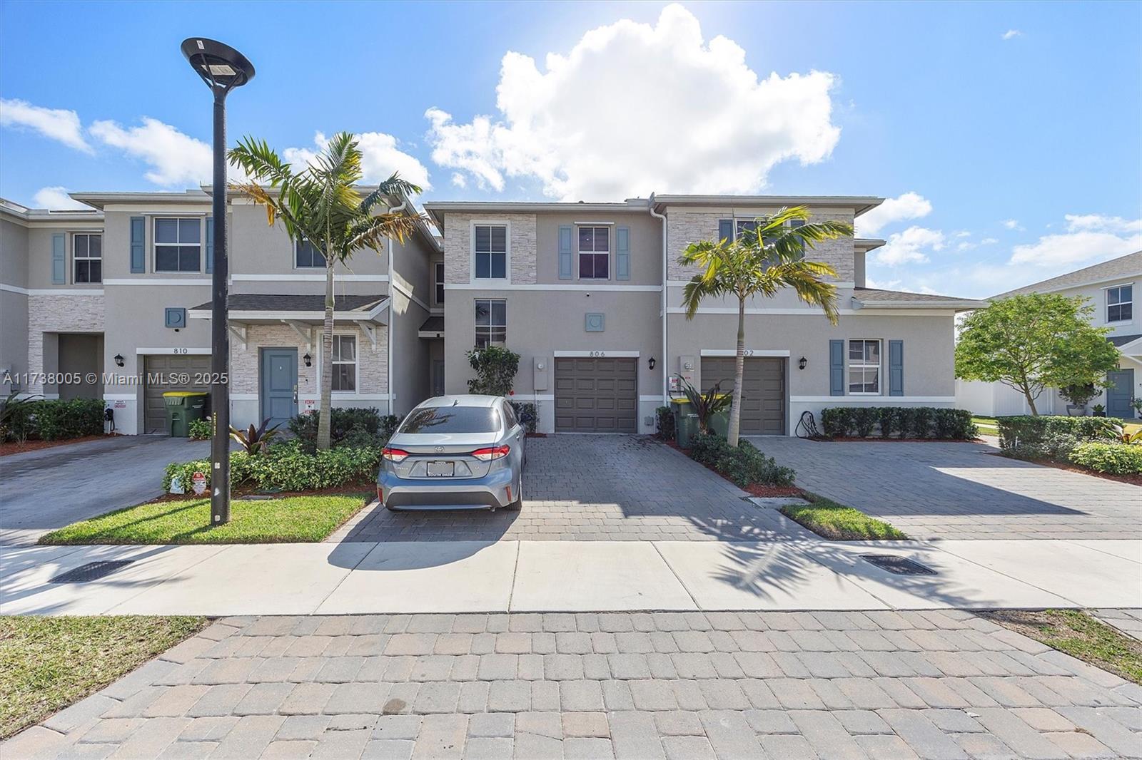 Property for Sale at 806 Se 19th St 806, Homestead, Miami-Dade County, Florida - Bedrooms: 3 
Bathrooms: 3  - $449,500