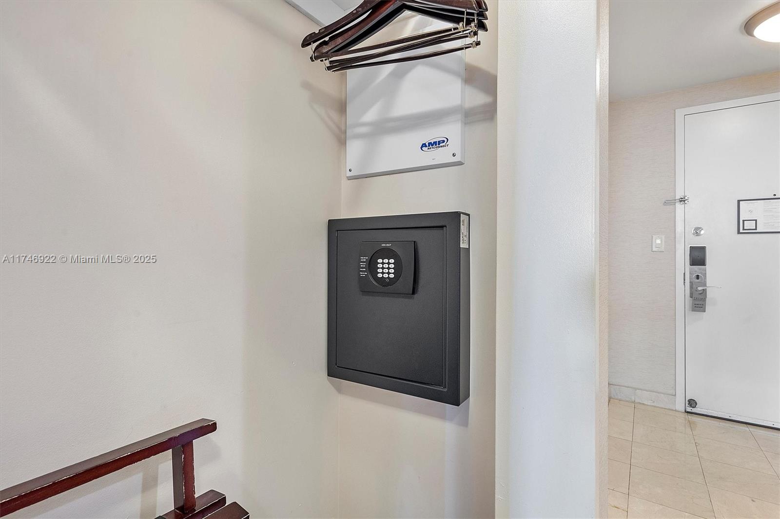 TRUMP INTERNATIONAL SONES - Residential