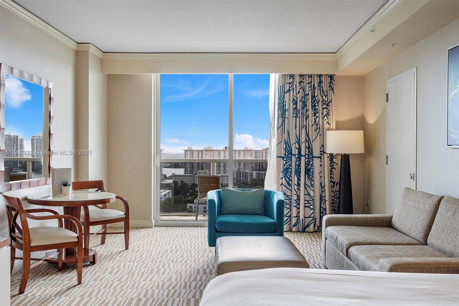 TRUMP INTERNATIONAL SONES - Residential