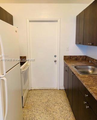 **Please call agent for showing instructions**Beautiful 1x1, with white appliances, ceiling fans, a comfortable bathtub, has a convenient wall unit of air conditioning to keep you cool and comfortable during the hot summer days.
Overall this apartment offers a comfortable living experience, apply now!!!
First Month + Policy