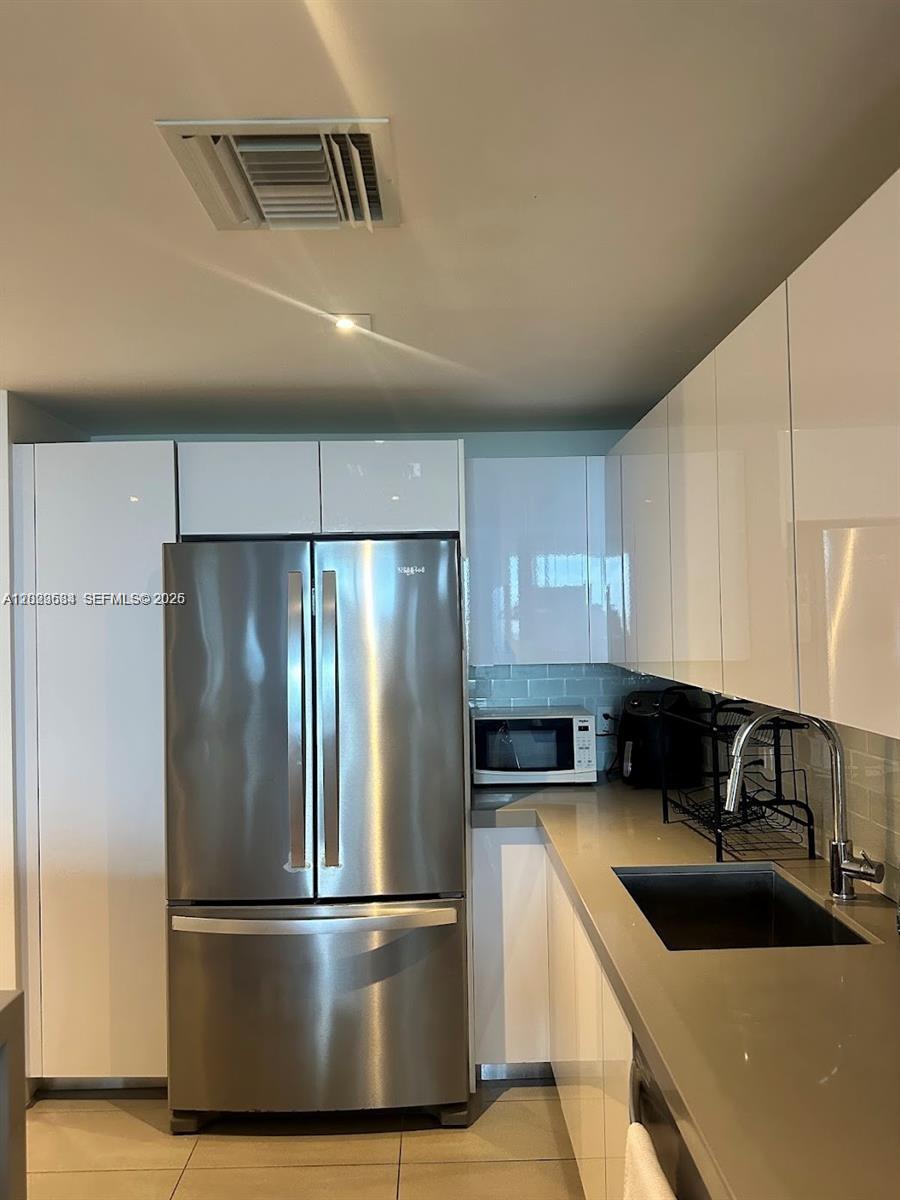 CANVAS CONDO - Residential