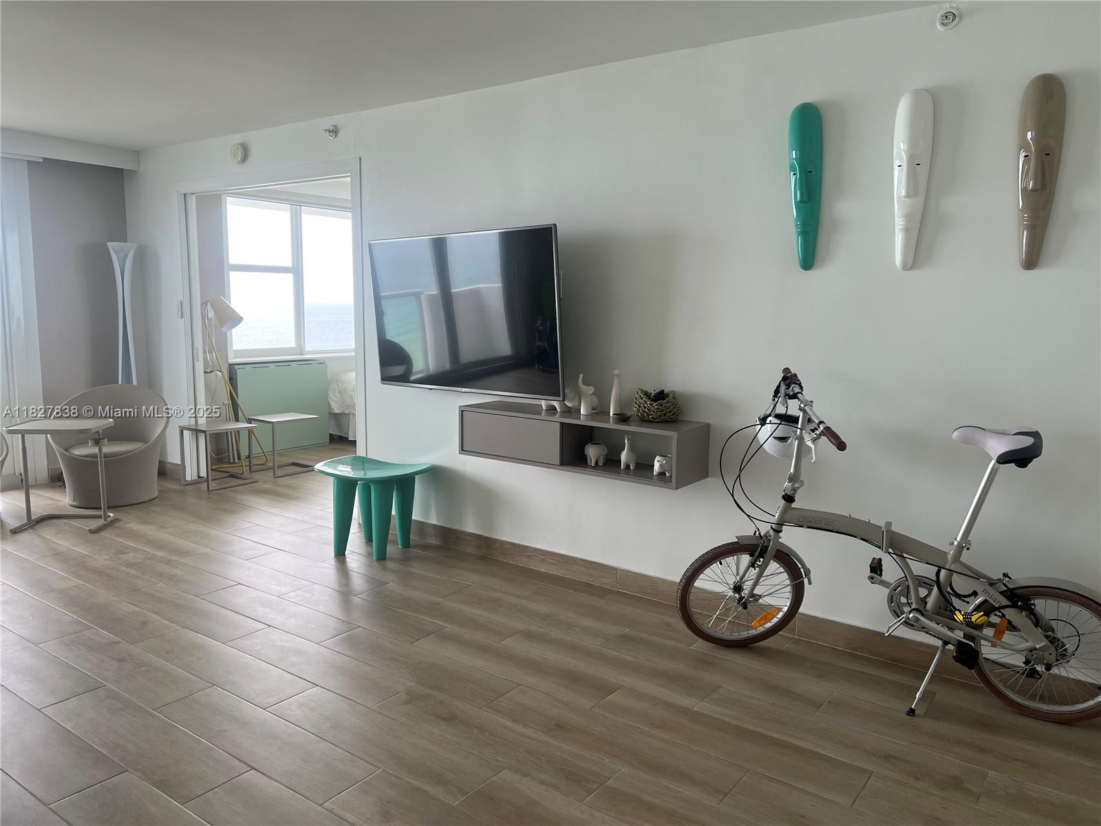 9195 Collins Ave 1102