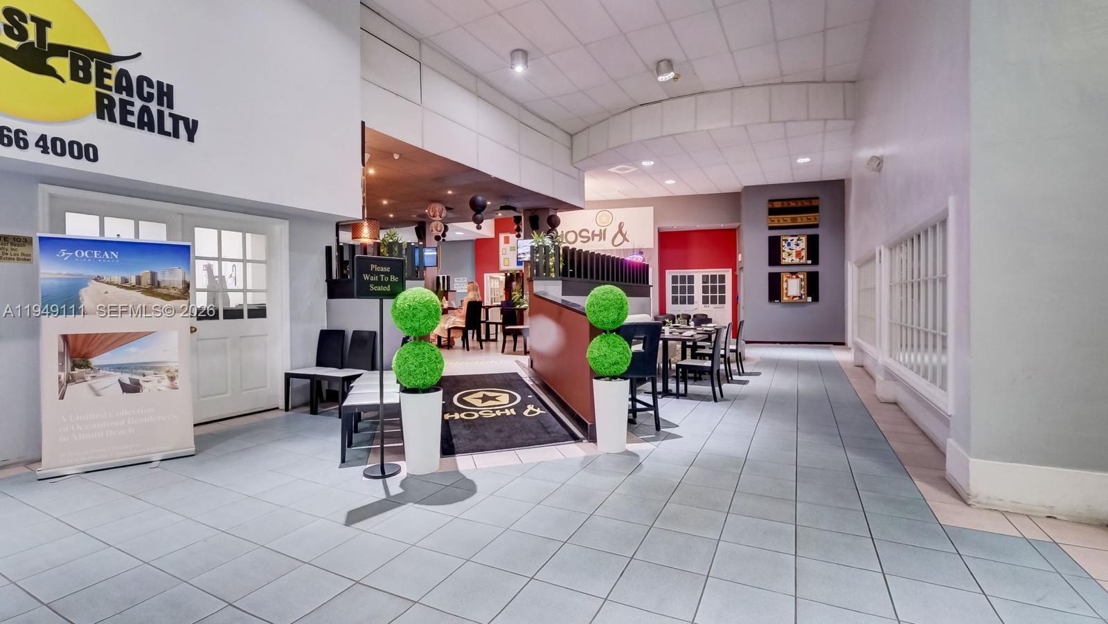 THE CARRIAGE HOUSE CONDO - Residential