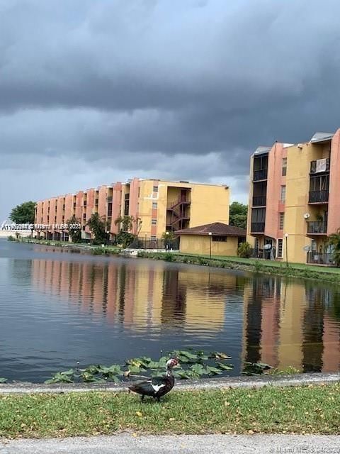 4803 NW 7th St 403-14 Miami FL 33126