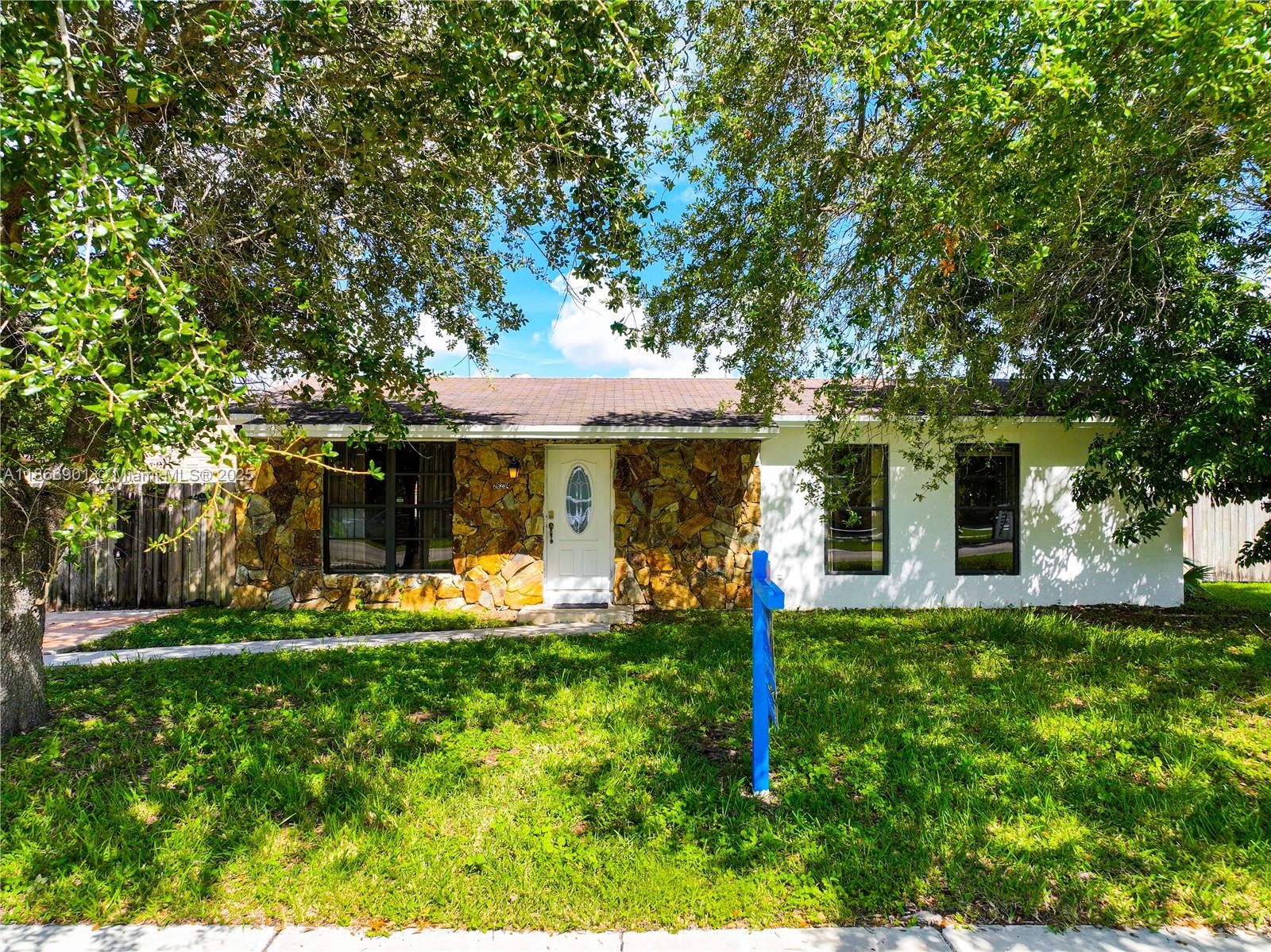 MEADOW WOOD MANOR SEC I - Residential