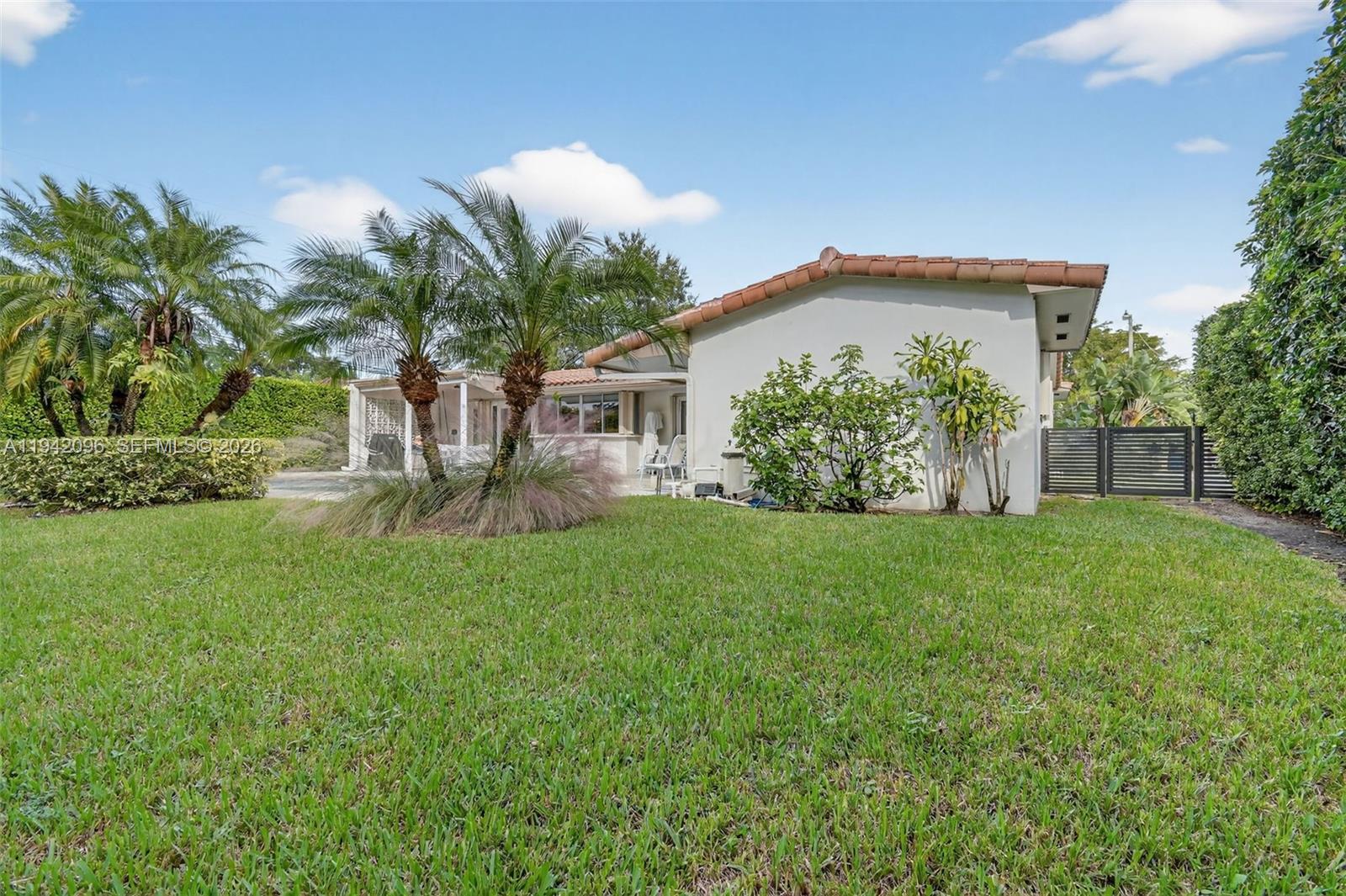 HIGHLAND OAK GDNS SEC 1 - Residential