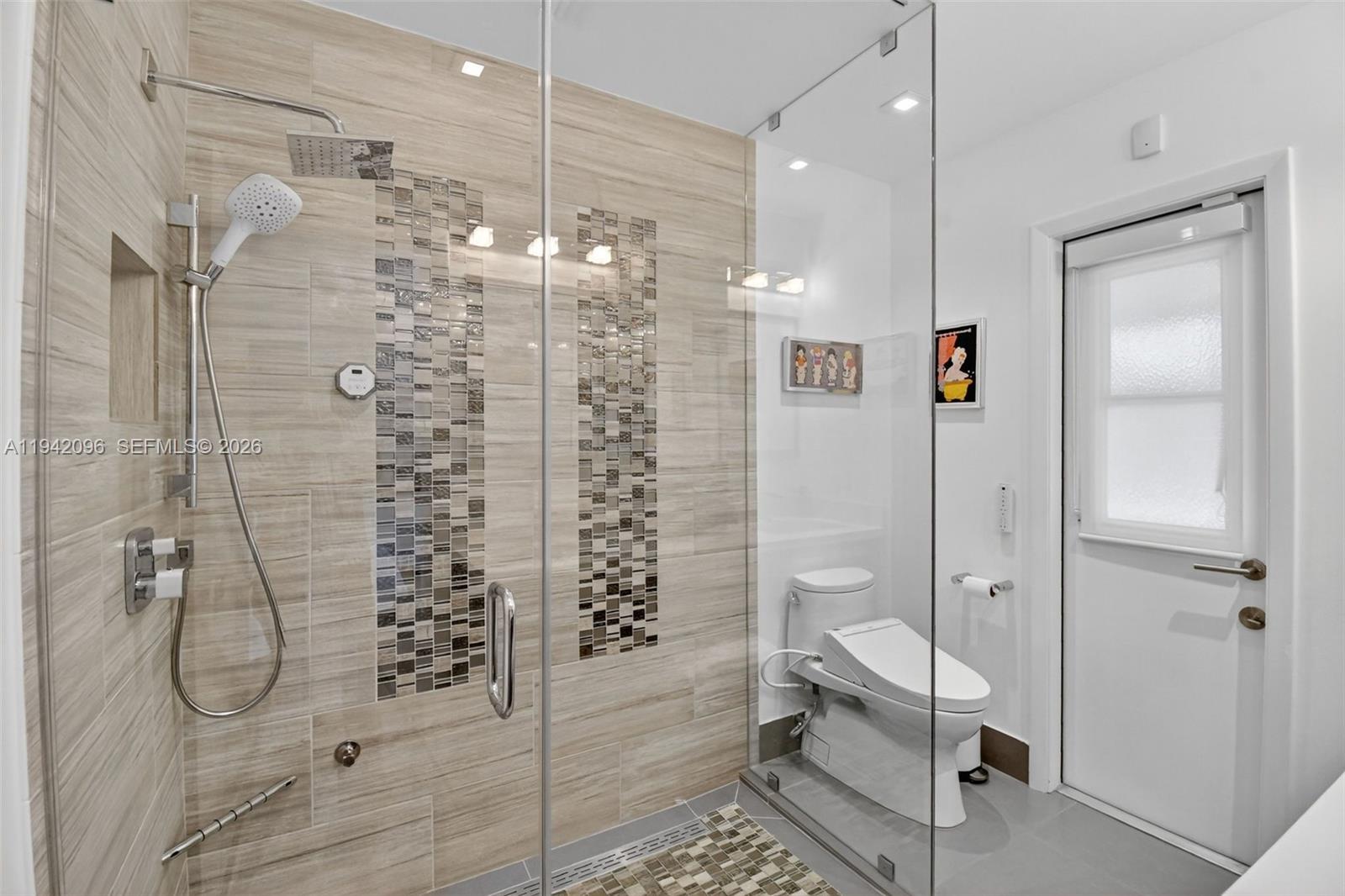 HIGHLAND OAK GDNS SEC 1 - Residential