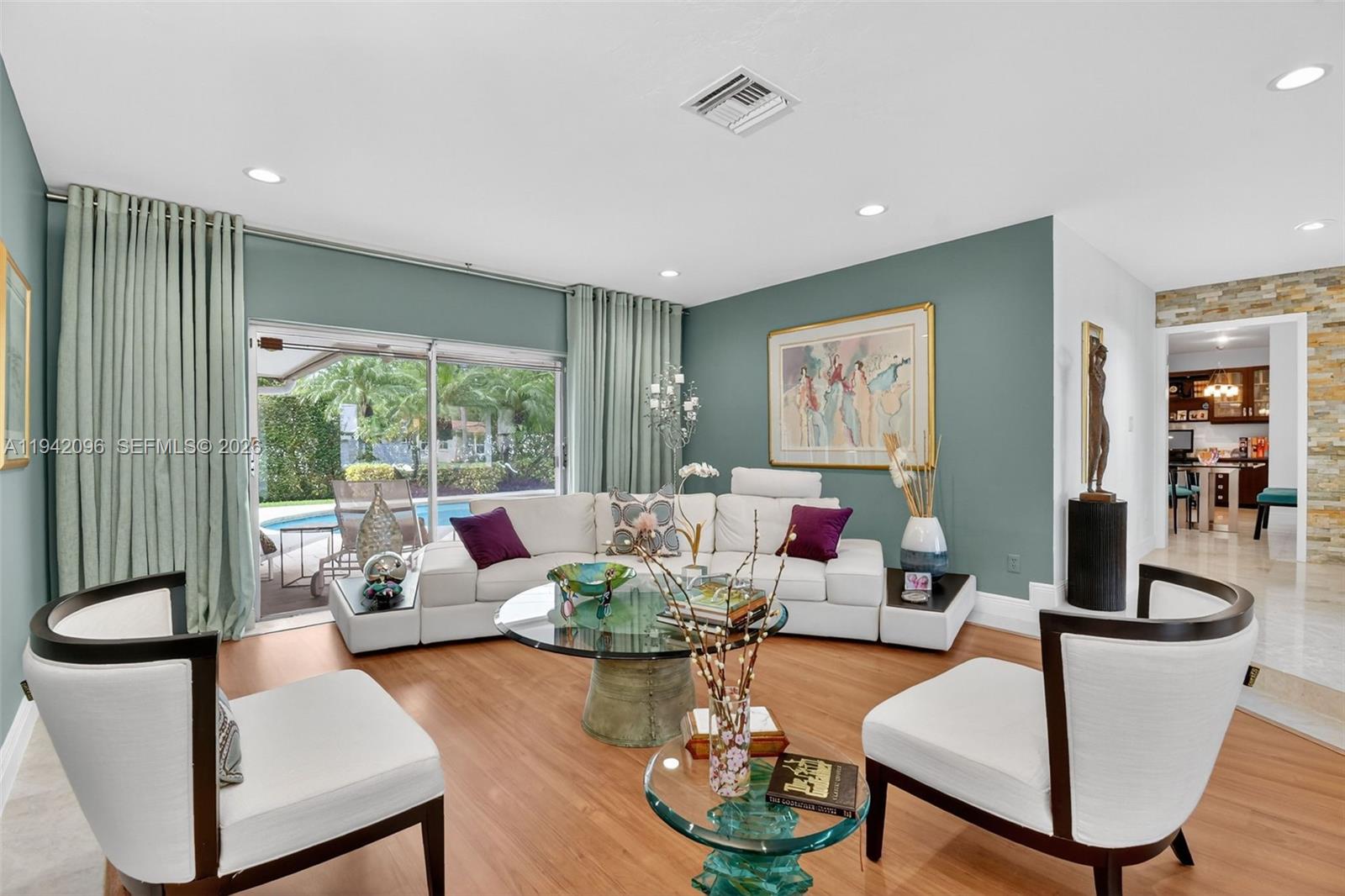 HIGHLAND OAK GDNS SEC 1 - Residential