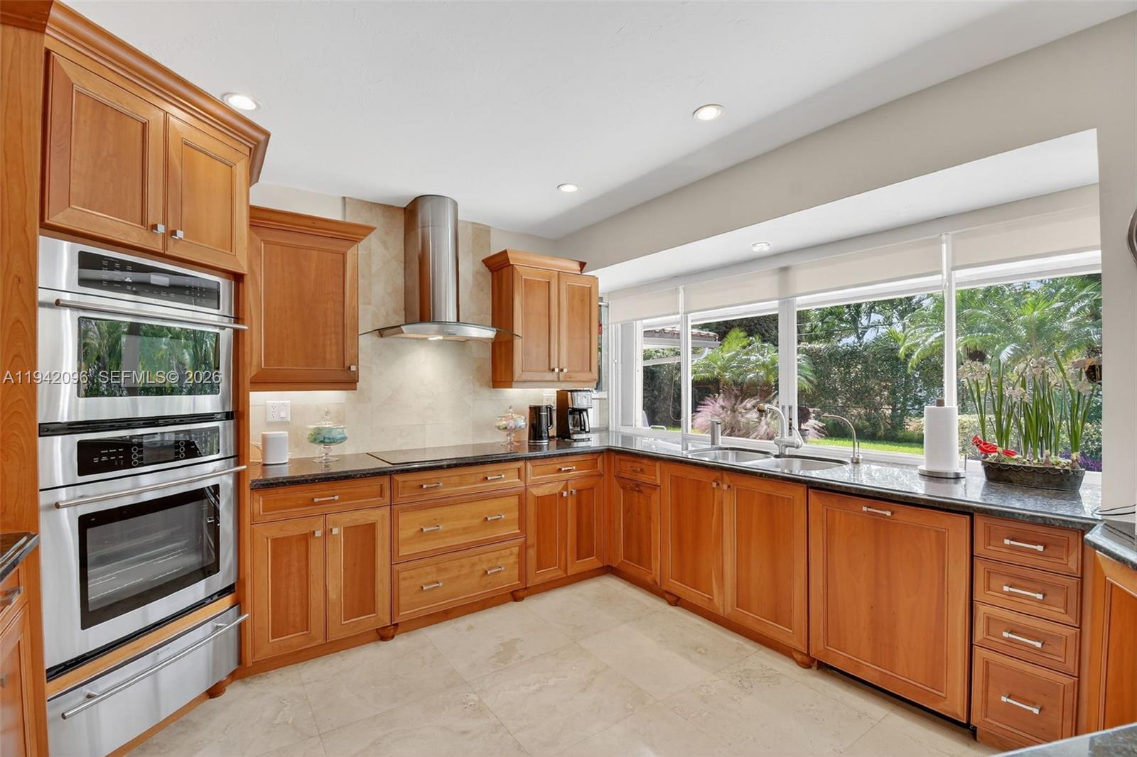 HIGHLAND OAK GDNS SEC 1 - Residential