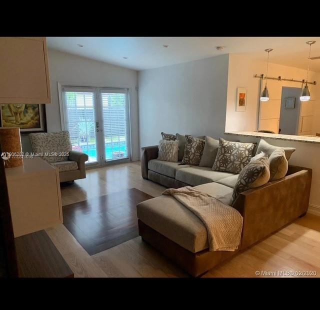 MEADOW WOOD MANOR #4 - Residential